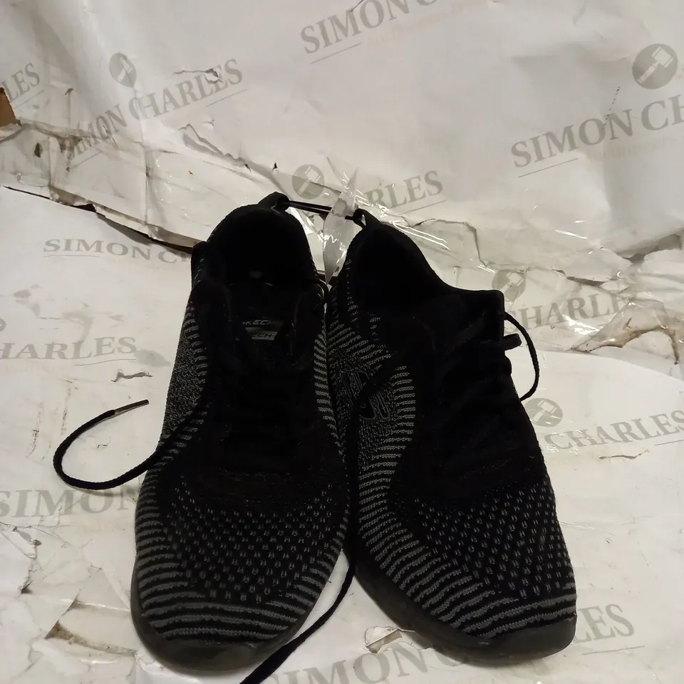 BOXED SKECHERS SIZE 5 BLACK ARCH FIT LACE UP SPORTS TRAINERS 