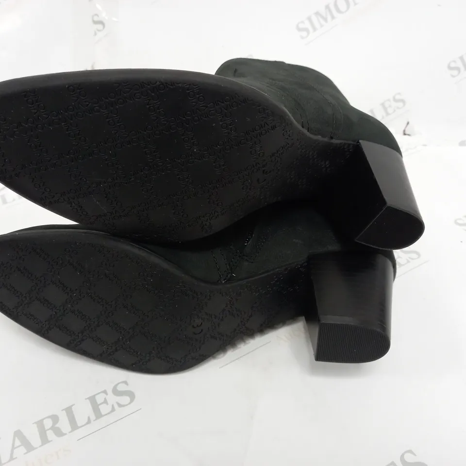 VIONIC RAINA BLACK BOOTS - SIZE 6