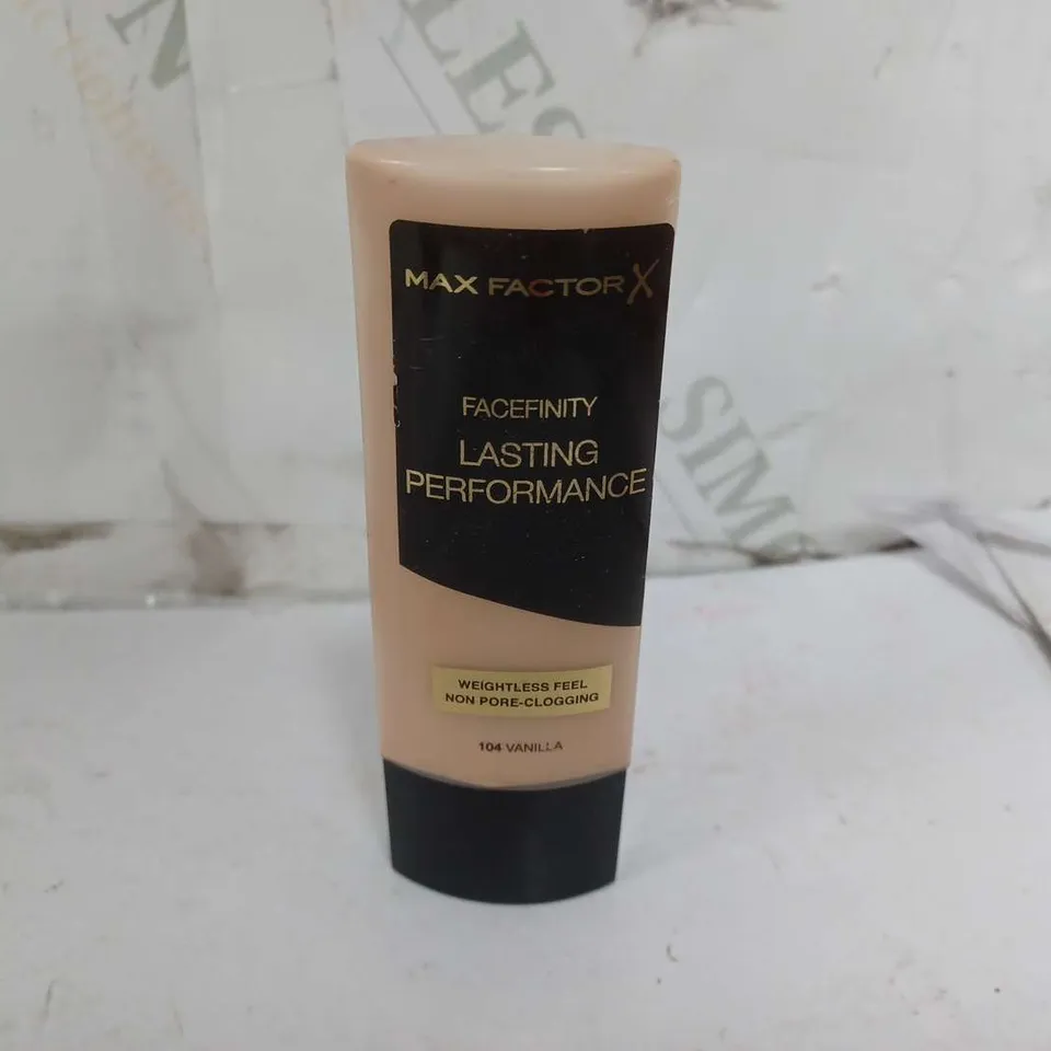 APPROXIMATELY 58 MAX FACTOR X FACEFINITY LASTING PERFORMANCE (104 VANILLA)