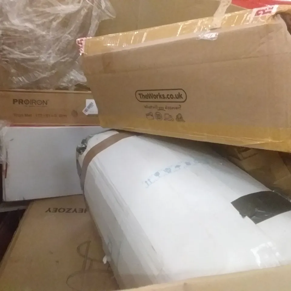 PALLET OF ASSORTED ITEMS INCLUDING HUANUO LAP DESK, SPACE HEATER, INVISION LOW PROFILE DOUBLE ARM MOUNT, SPRINKLER BALL, SNOOKER CUE, HAIR CURLER