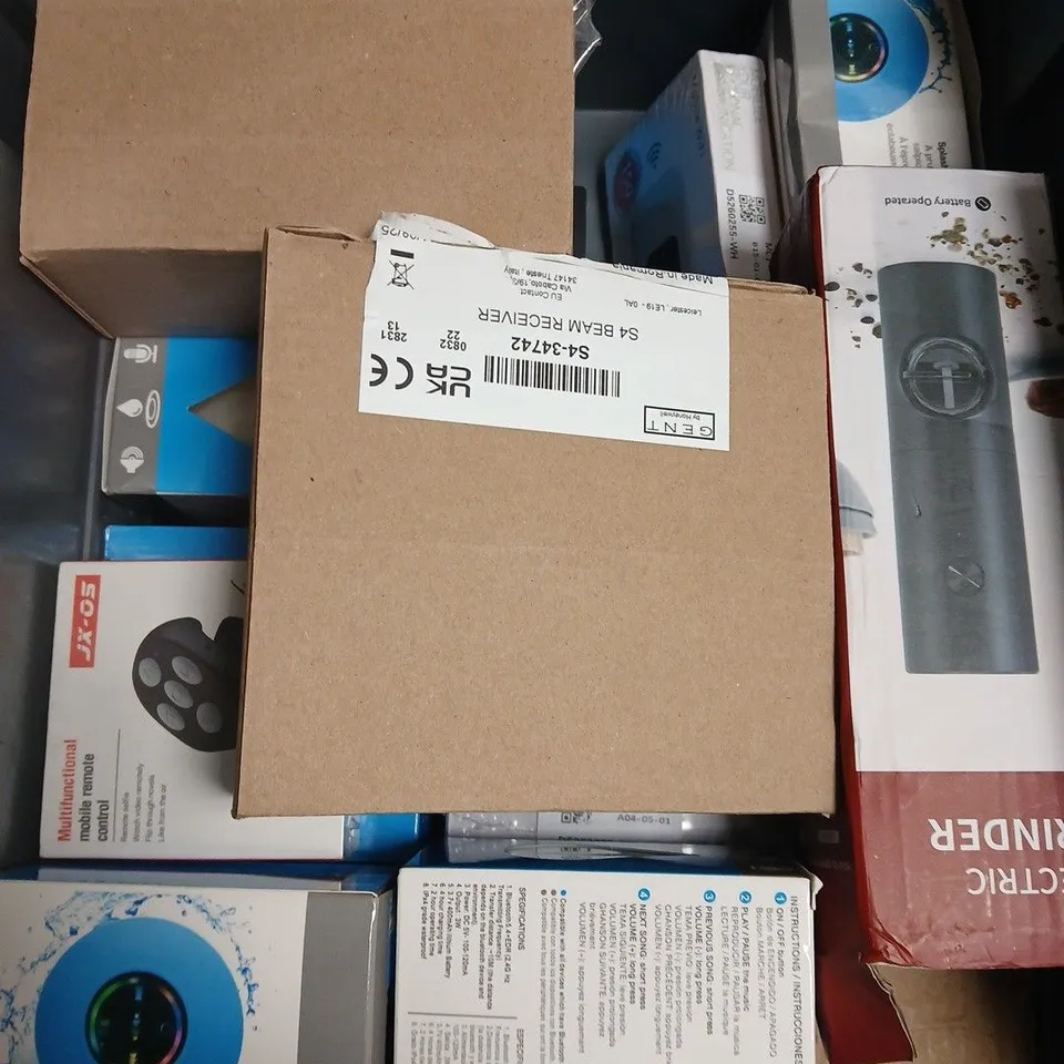 APPROXIMATELY 10 ASSORTED ELECTRICAL PRODUCTS TO INCLUDE ELECTRIC GRINDER, MOBILE REMOTE CONTROL, WIRELESS SPEAKER ETC 