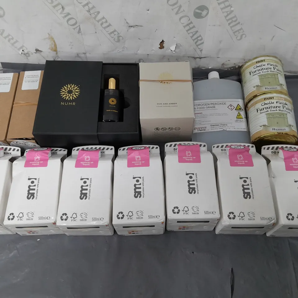 TOTE OF APPROX 10 HOUSEHOLD ITEMS TOO INCLUDE SMOL WASHING UP LIQUID, NUHR SCENTED CANDLE, AND CHALK FINISH FURNITURE PAINT ETC. 