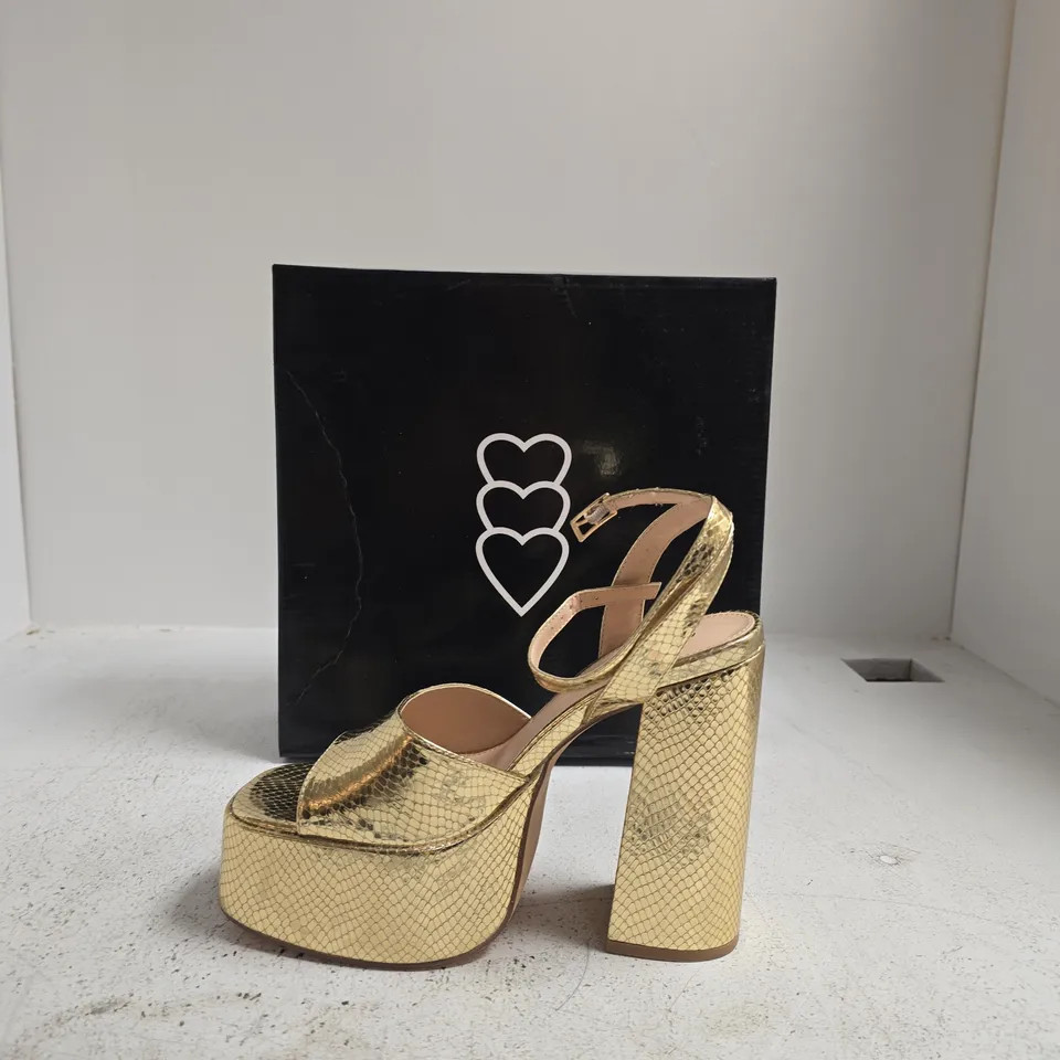 KOI DBP70 GOLD LIZARD PU PLATFORM SANDALS – UK SIZE 6