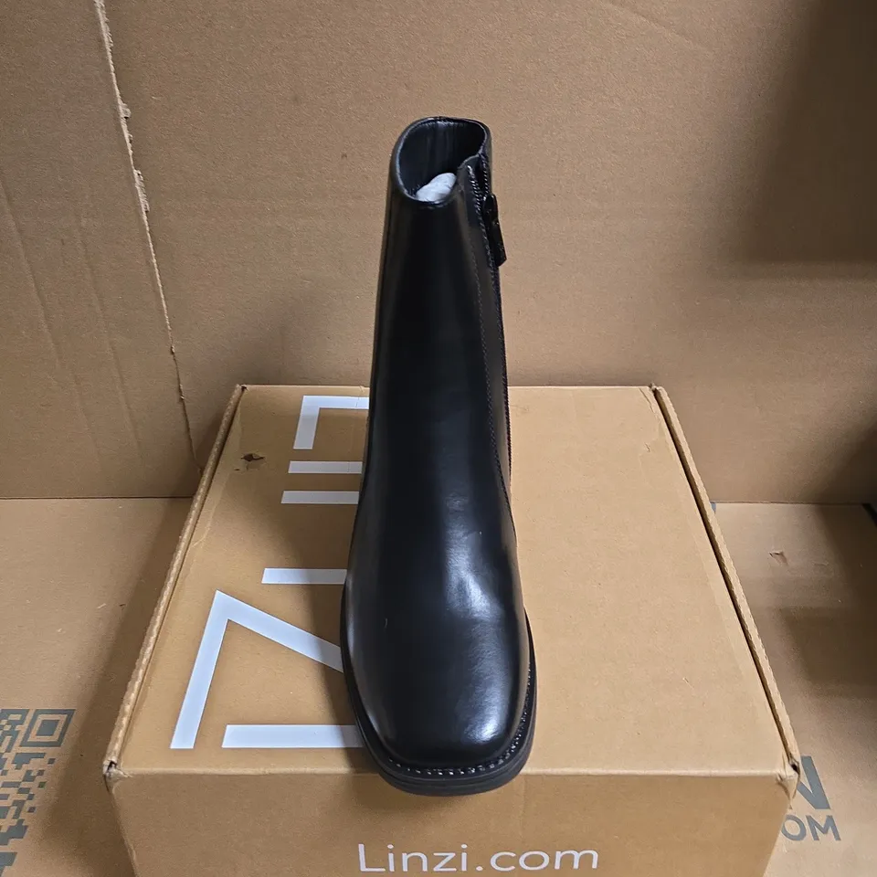 LINZI WANDER BLACK PU LEATHER ANKLE BOOTS – UK 6