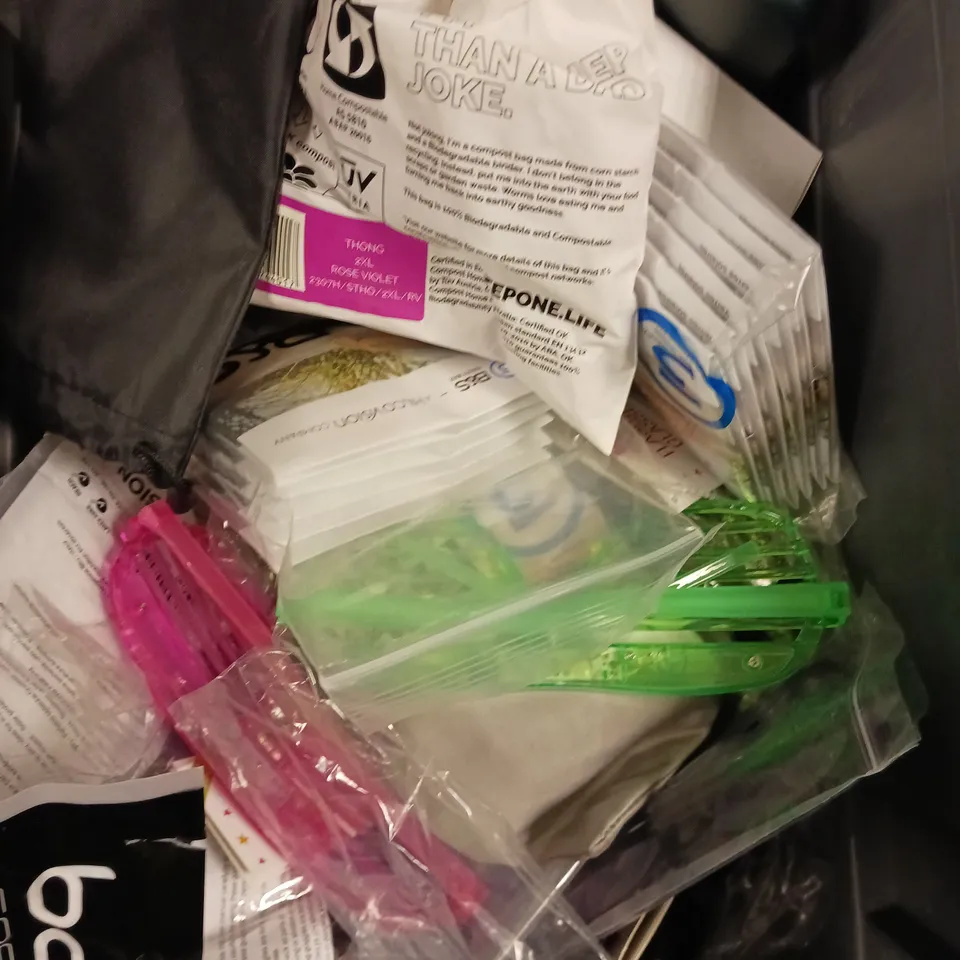 APPROXIMATELY 20 ASSORTED GLASSES/SUNGLASSES IN VARIOUS DESIGNS 