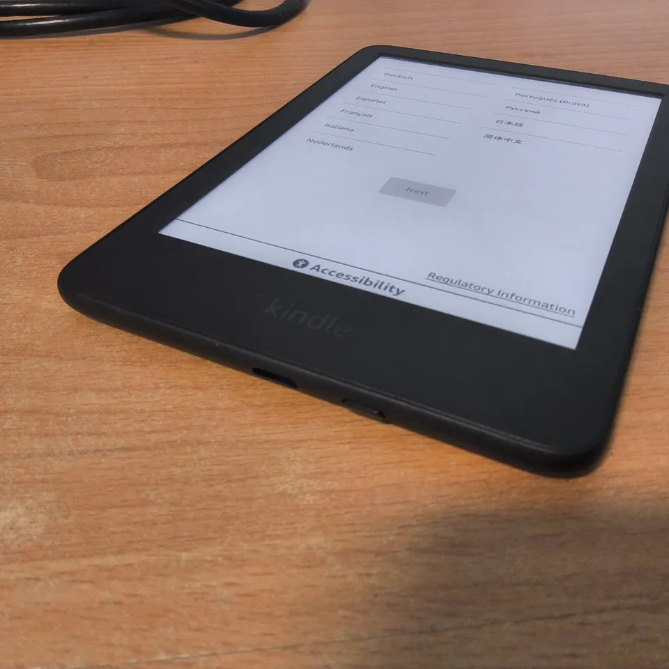 UNBOXED AMAZON KINDLE E-READER IN BLACK - RS23CV