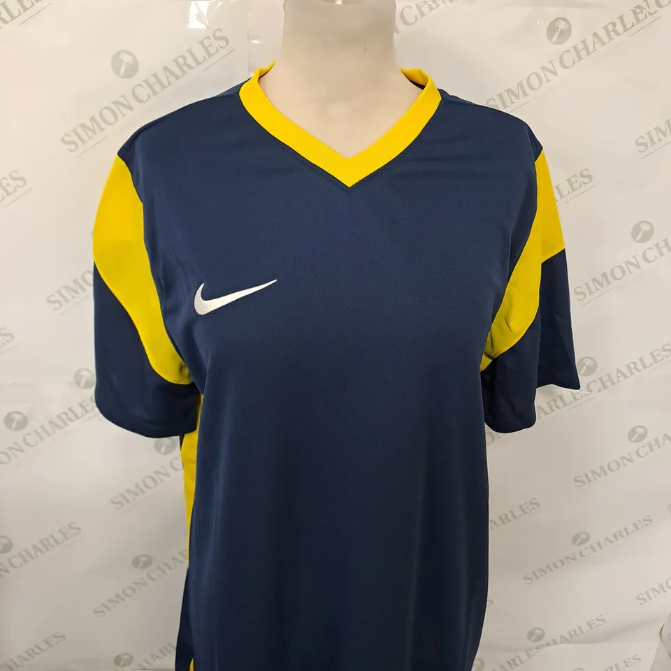 NIKE DRI-FIT T-SHIRT SIZE L