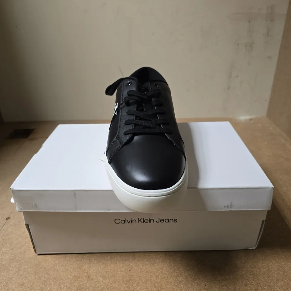 CALVIN KLEIN JEANS TRAINERS – BLACK, UK 12