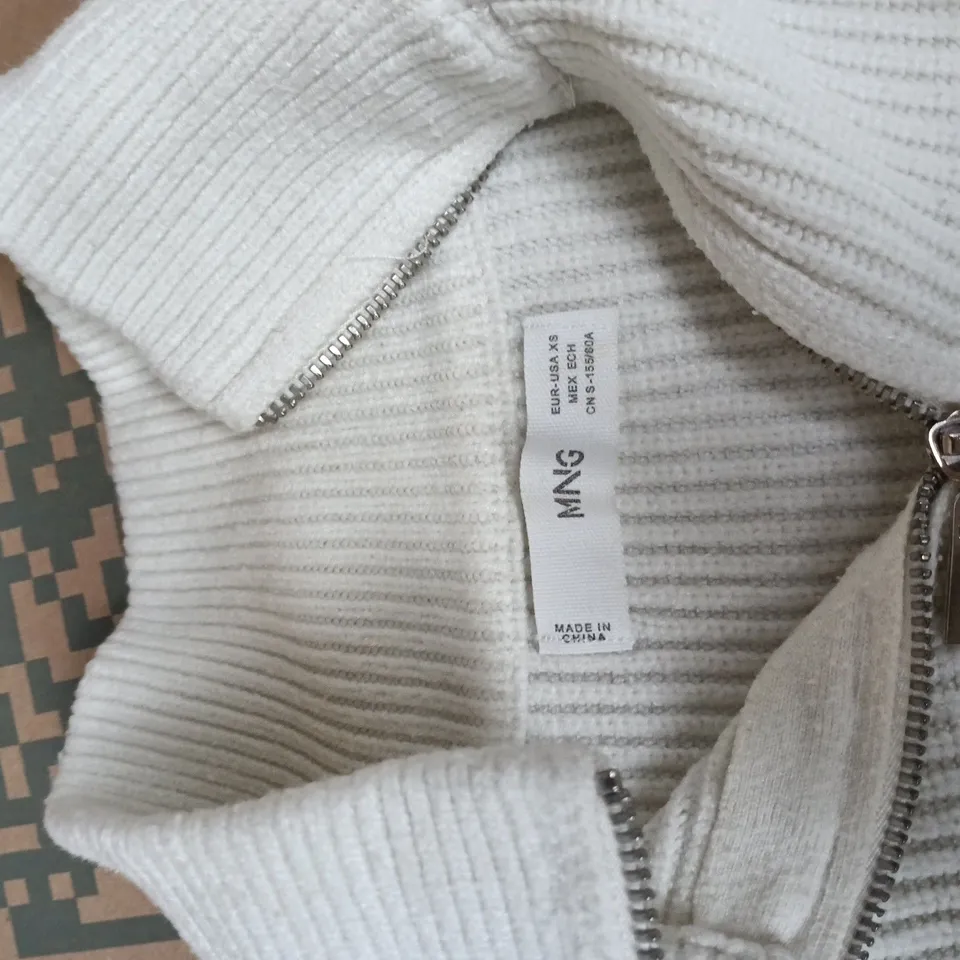 MANGO MNG WOMEN'S KNIT JUMPER – WHITE WITH GREEN STRIPES