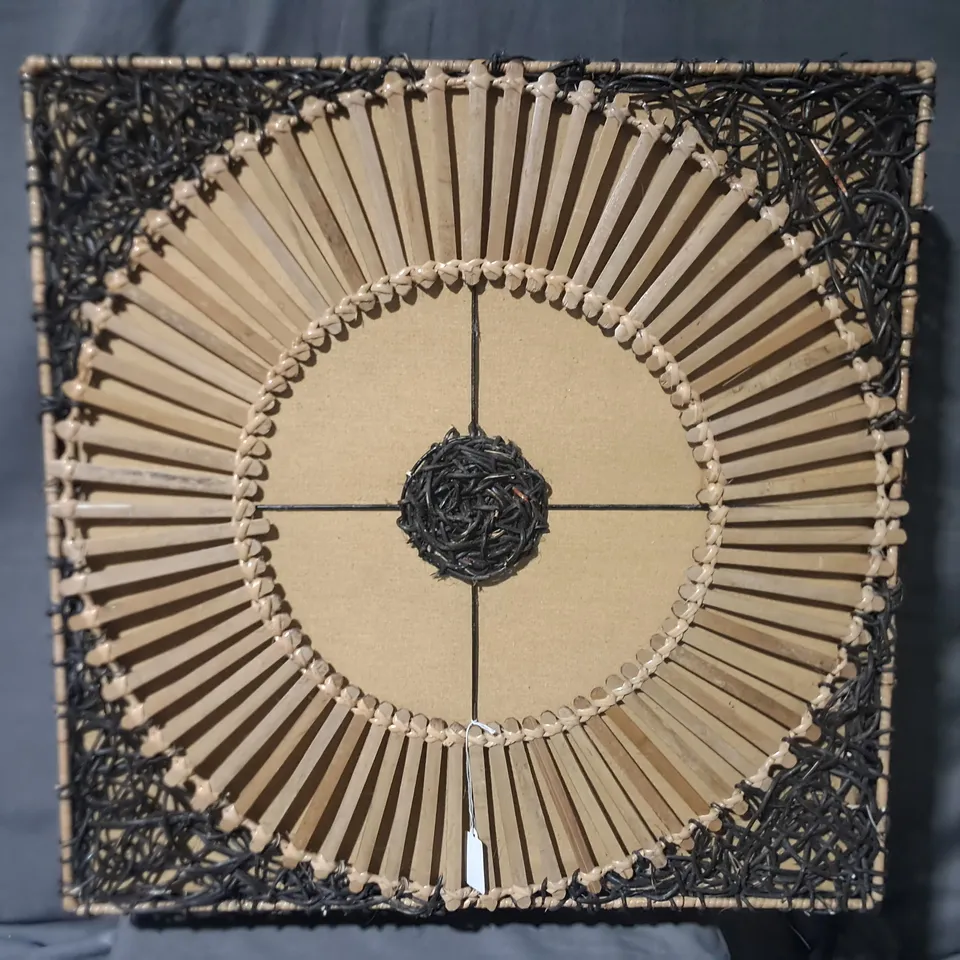 WOOD AND RATTAN SQUARE WALL MOUNTABLE 2-LAMP LIGHT FITTING