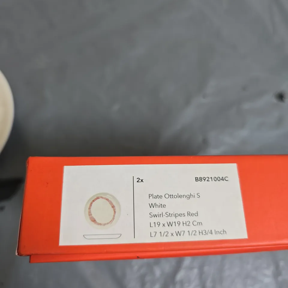 OTTOLENGHI BY SERAX PLATE SET OF 2 – WHITE WITH SWIRL-STRIPE RED