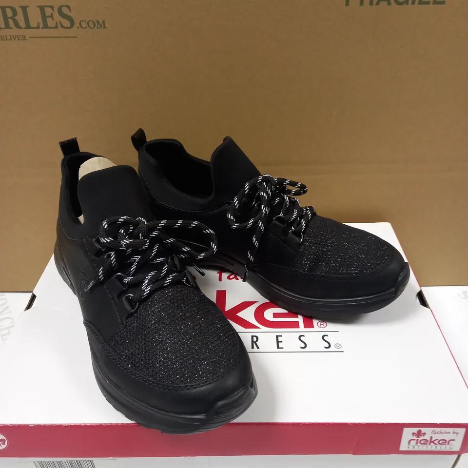 RIEKER LACE TRAINER BLACK - SIZE 6.5
