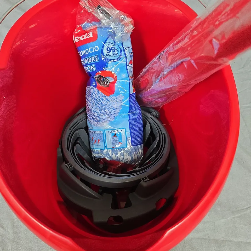 VILEDA SUPERMOCIO TORSION POWER MOP BUCKET – RED, 10L