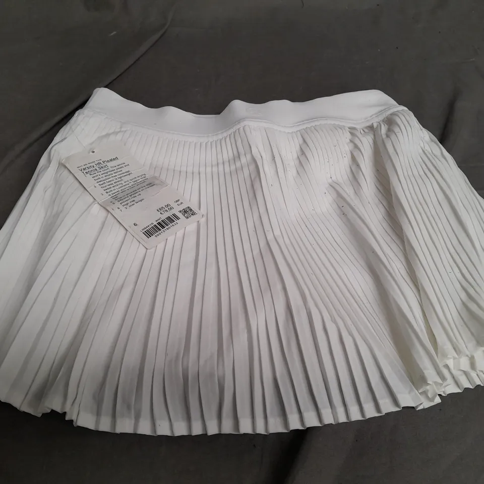 LULULEMON VARSITY HR PLEATED TENNIS SKIRT IN WHITE - SIZE 6