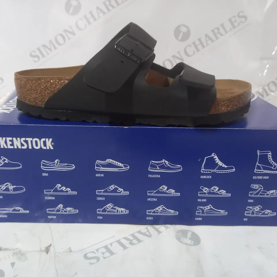 BOXED PAIR OF BIRKENSTOCK ARIZONA BS SLIPPERS IN BLACK UK SIZE 2.5