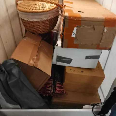CAGE OF APPROXIMATELY 10 ASSORTED HOUSEHOLD ITEMS TO INCLUDE WICKER BASKET, ETC - COLLECTION ONLY