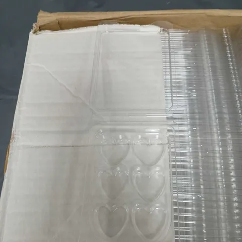 APPROXIMATELY 100 HEART SHAPED CLEAR PLASTIC FOOD TRAYS