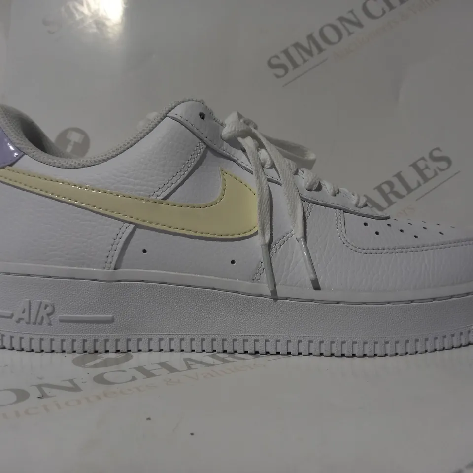 PAIR OF NIKE AIR FORCE 1 SHOES IN WHITE UK SIZE 7