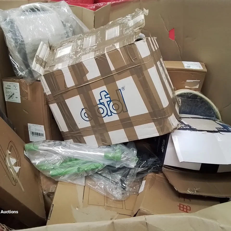 PALLET OF ASSORTED ITEMS INCLUDING ELECTRICAL PATIO HEATER, TOILET SEAT, PREMIUM KING AIR BED, PICTURE FRAME