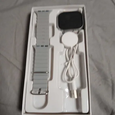 C90 ULTRA 2 SMART WATCH – BOXED WITH EXTRA BANDS AND CHARGING CABLE