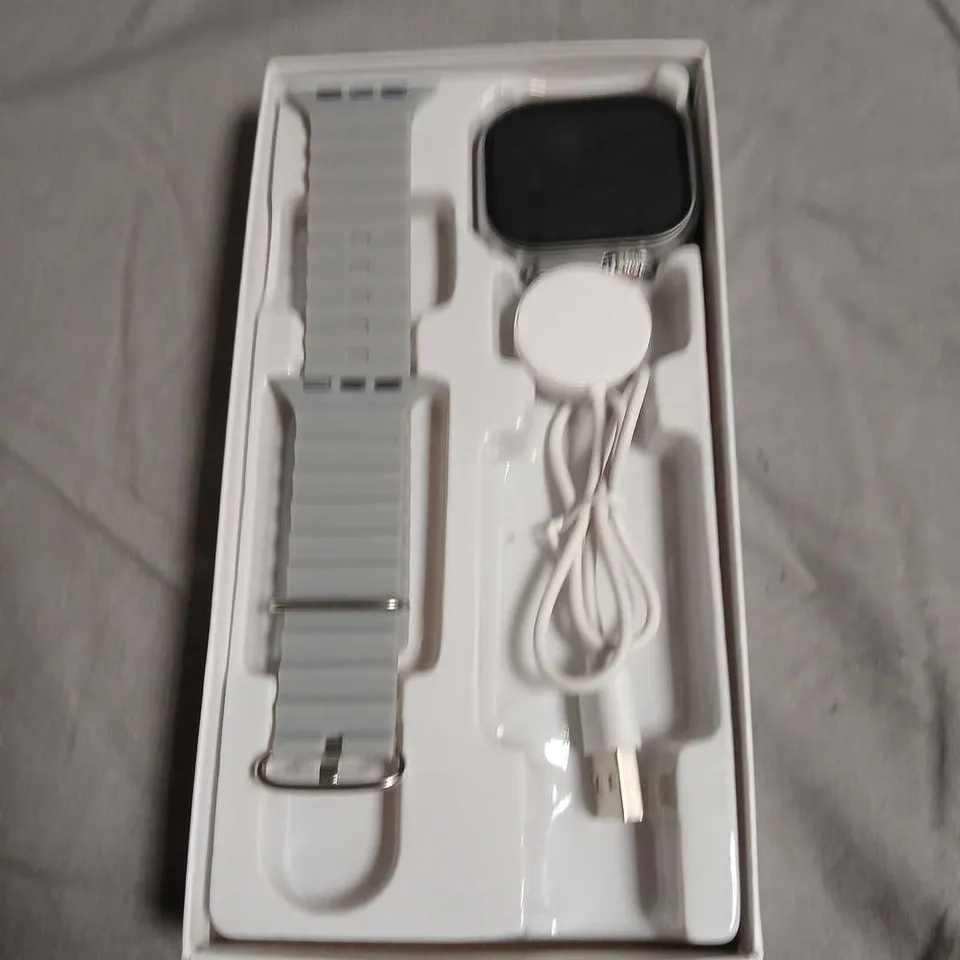 C90 ULTRA 2 SMART WATCH – BOXED WITH EXTRA BANDS AND CHARGING CABLE
