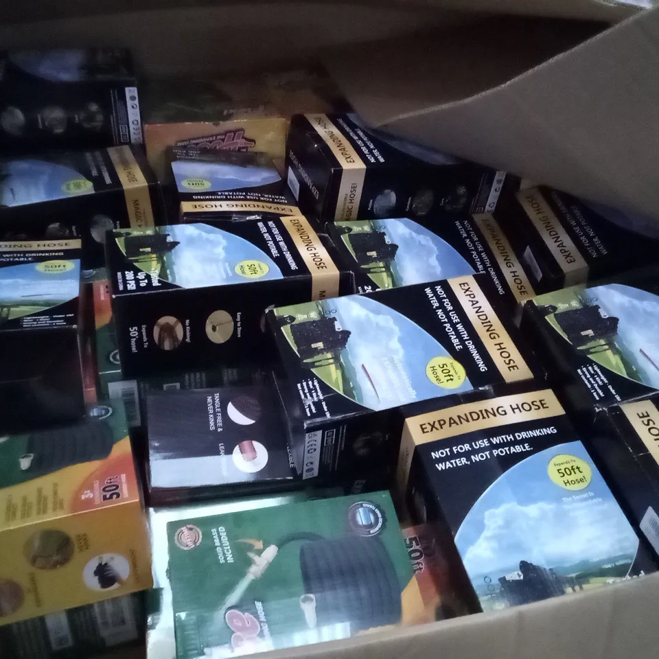 PALLET OF ASSORTED GARDEN HOSES