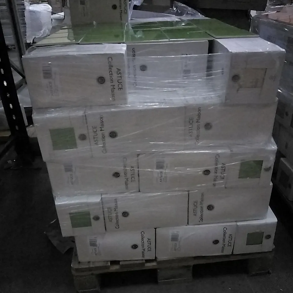 PALLET OF 90 PACKS OF 44 BRAND NEW GREEN ASTUCE COLLECTION MAISON TILES- EACH PACK COVERS APPROXIMATELY 1M² (TOTAL APPROX. 90 Sq.Metres)