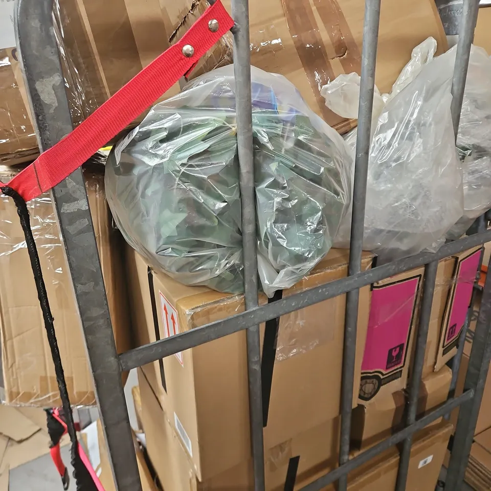 CAGE OF APPROXIMATELY 10 ASSORTED HOUSEHOLD ITEMS TO INCLUDE - HANGING BASKET DECORATION - SOLAR FLOOR LAMO - CANDLE PODIUM - COLLECTION ONLY