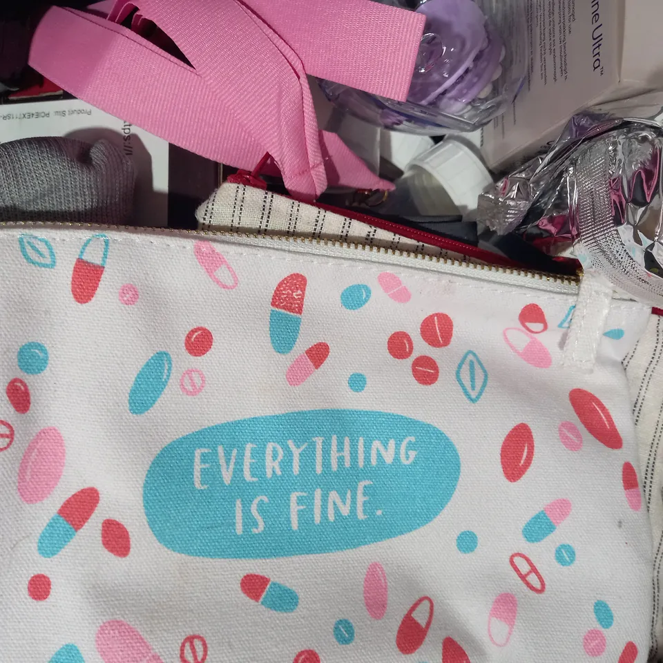 LOT OF APPROXIMATELY 10 ASSORTED HOUSEHOLD ITEM TO INCLUDE PUTTY BUDDIES EAR PLUGS, TO DO LIST, TRAVELCARD CARD HOLDER, ETC