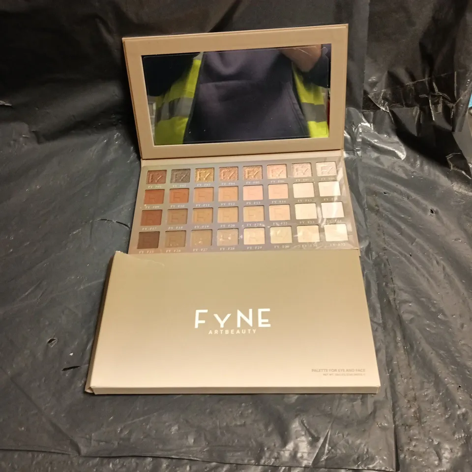 FYNE ARTBEAUTY PALETTE FOR EYE AND FACE – EYESHADOW PALETTE WITH MIRROR