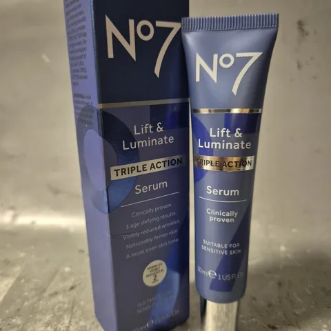 BOXED NO7 LIFT & LUMINATE TRIPLE ACTION SERUM 30ML