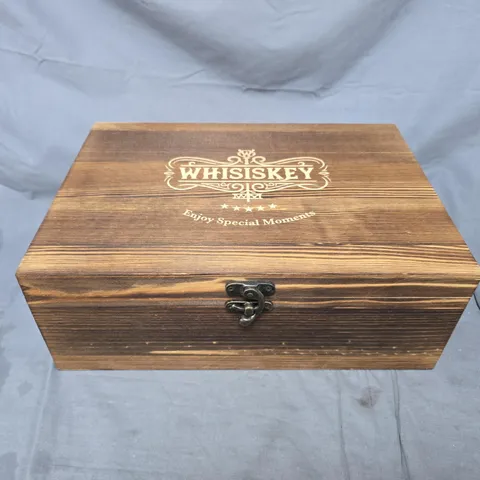 BOXED WHISISKEY WHISKY DECANTER SET