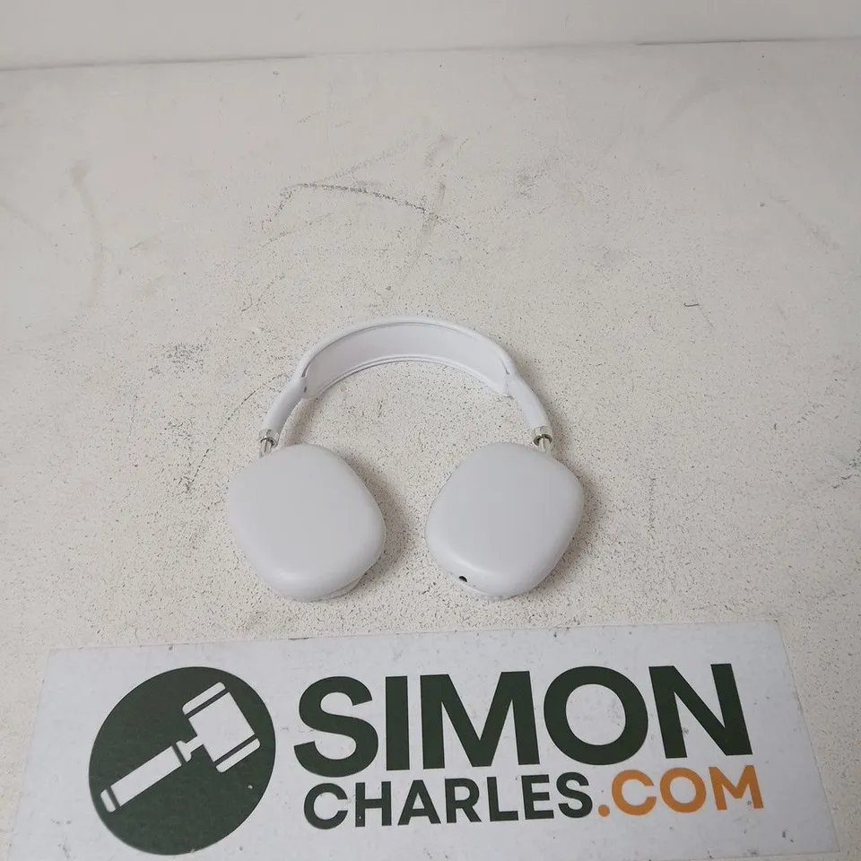 MZ WHITE OVER-EAR HEADPHONES MZ-09