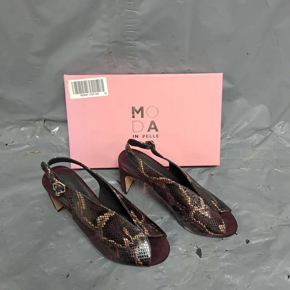 BOXED PAIR OF MODA IN PELLE CHRISSI DEEP PEEP TOE SLINGBACK BERRY SNAKEPRINT HEEL SIZE 39