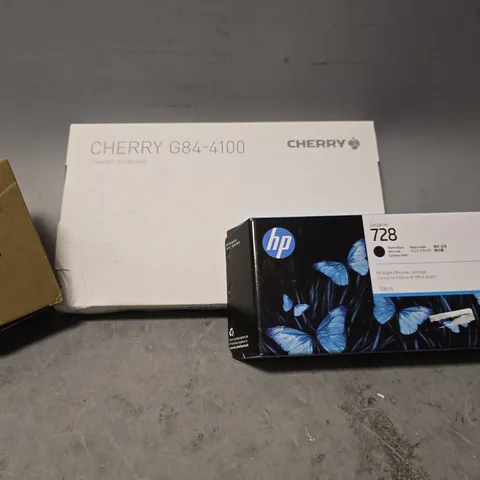 BOX OF APPROXIMATELY 5 ASSORTED ITEMS TO INCLUDE - CHERRY G84-4100 , HP DESIGN JET 728 ETC