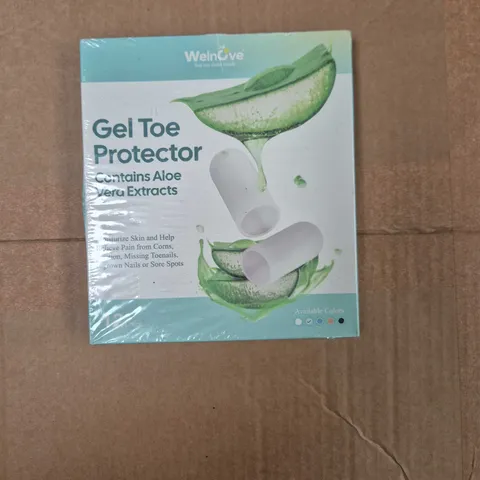 APPROXIMATELY 20 ASSORTED ITEMS INCLUDING GEL TOE PROTECTOR AND HERBAL OINTMENT