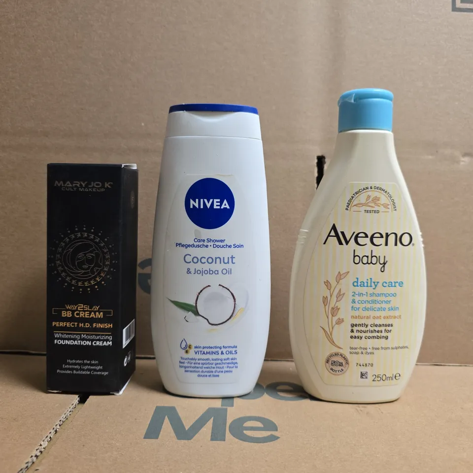 APPROXIMATELY 12 ASSORTED COSMETIC ITEMS TO INCLUDE AVEENO, NIVEA, ETC - COLLECTION ONLY