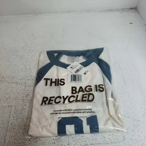 BOX OF APPROXIMATELY 20 ASSORTED CLOTHING ITEMS TO INCLUDE CROPPED FIT GRAPHIC T SHIRT LARGE ETC