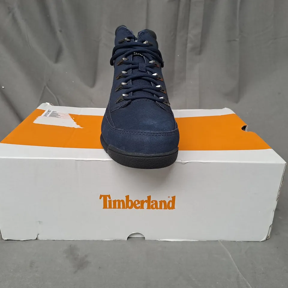 BOXED PAIR OF TIMBERLAND EURO ROCK MID HIKER SHOES IN NAVY UK SIZE 8