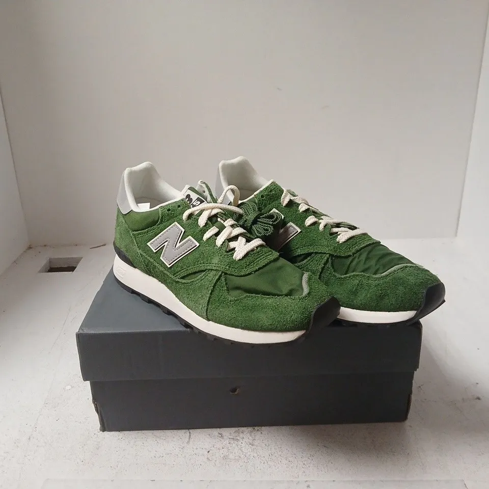 NEW BALANCE GREEN TRAINERS UK 10 BOXED