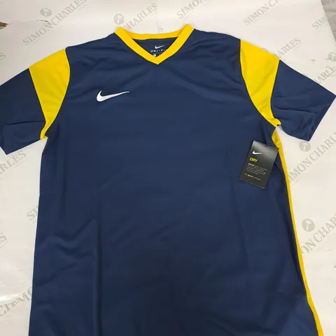 NIKE DRI-FIT CASUAL T-SHIRT SIZE L