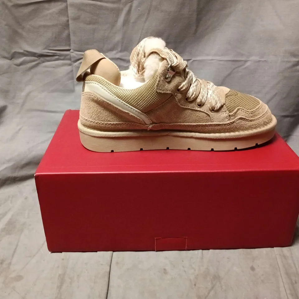 BOXED PAIR OF  EVELL HOOTD BEIGE SUEDE CASUAL SNEAKERS – UK 5 (EU 38) 