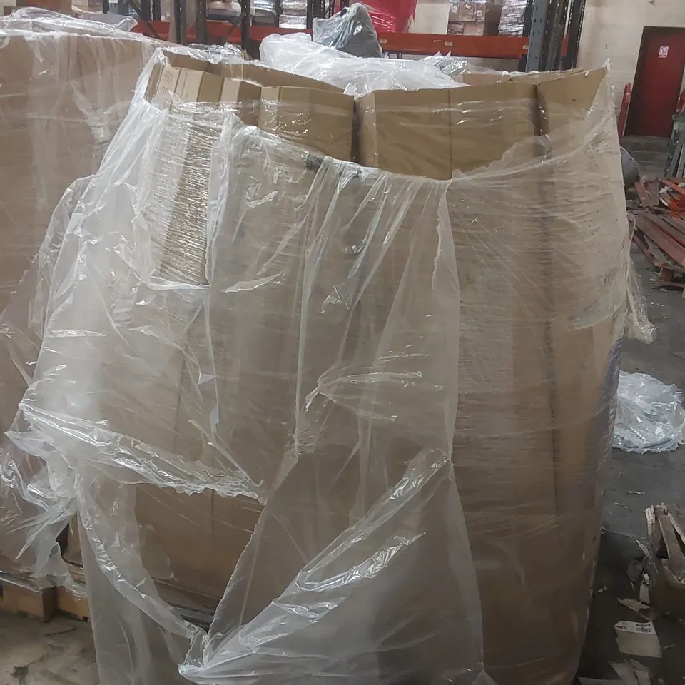 PALLET CONTAINING APPROXIMATELY 110x BRAND NEW ASSORTED DESIGNER CLOTHING ITEMS INCLUDING: SIMPLY BE JACKETS, JD WILLIAMS JACKETS ECT
