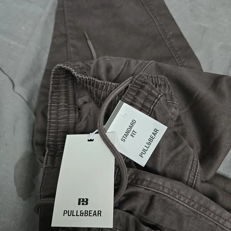 PULL&BEAR BROWN CARGOS – STANDARD FIT, ELASTIC WAIST - UK SMALL
