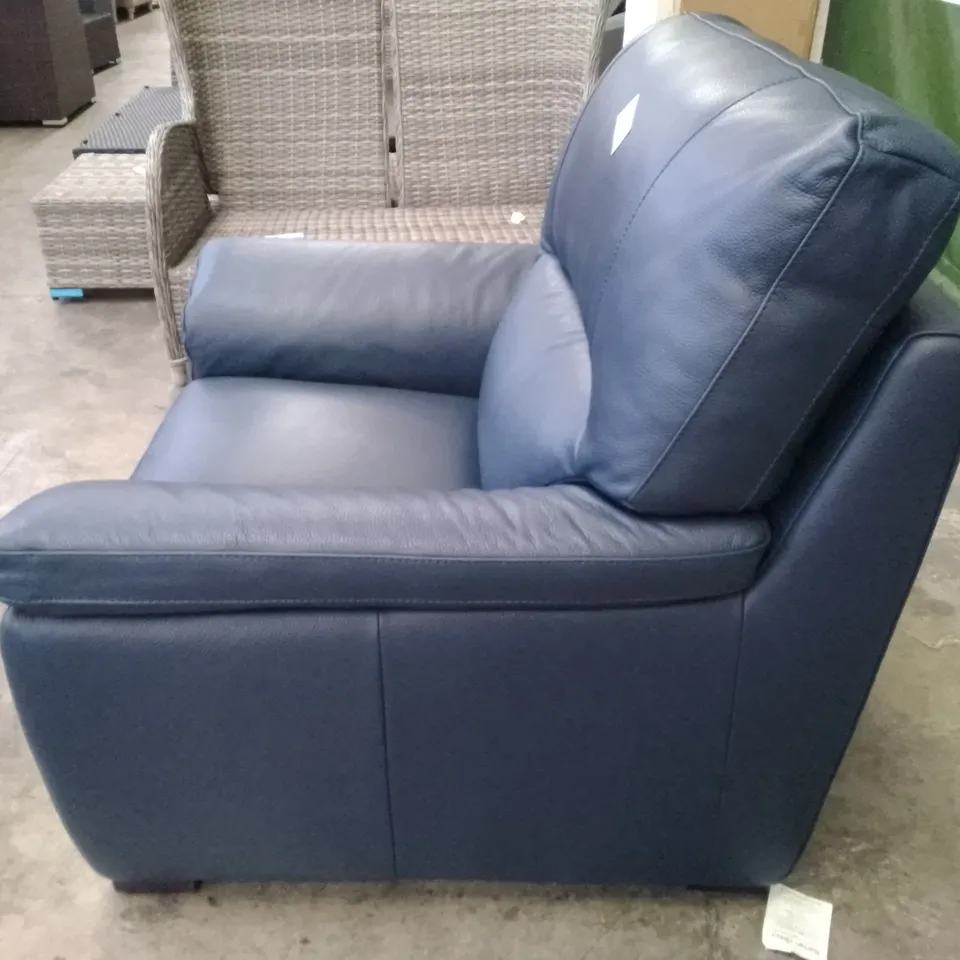 QUALITY ITALIAN DESIGNER VIRGILIO CHAIR WITH SMALL ARMS - BLACK LEATHER