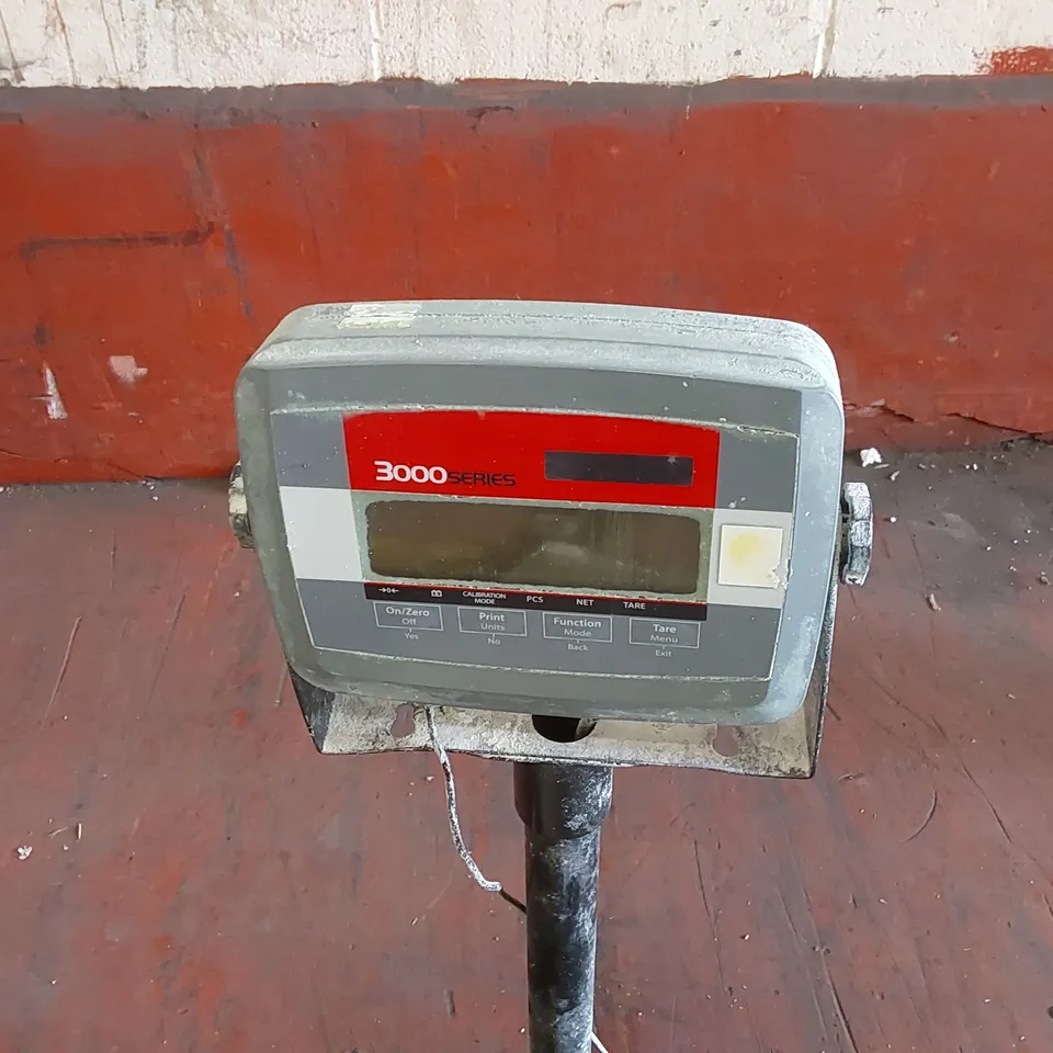 OHAUS DEFENDER 3000 T31P PORTABLE SCALE