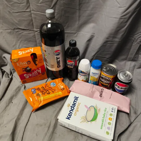 APPROXIMATELY 12 ASSORTED FOOD & DRINK ITEMS TO INCLUDE DIET PEPSI, GRIND COFFEE, ELLAS KITCHEN SQUISHY SNACK, ETC - COLLECTION ONLY