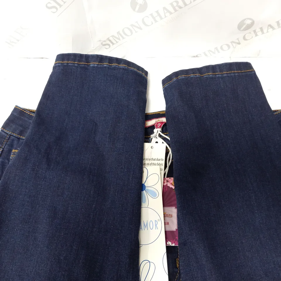 PAIR OF JOE BROWNS MUST HAVE SKINNY FIT JEANS INDIGO UK SIZE 18S
