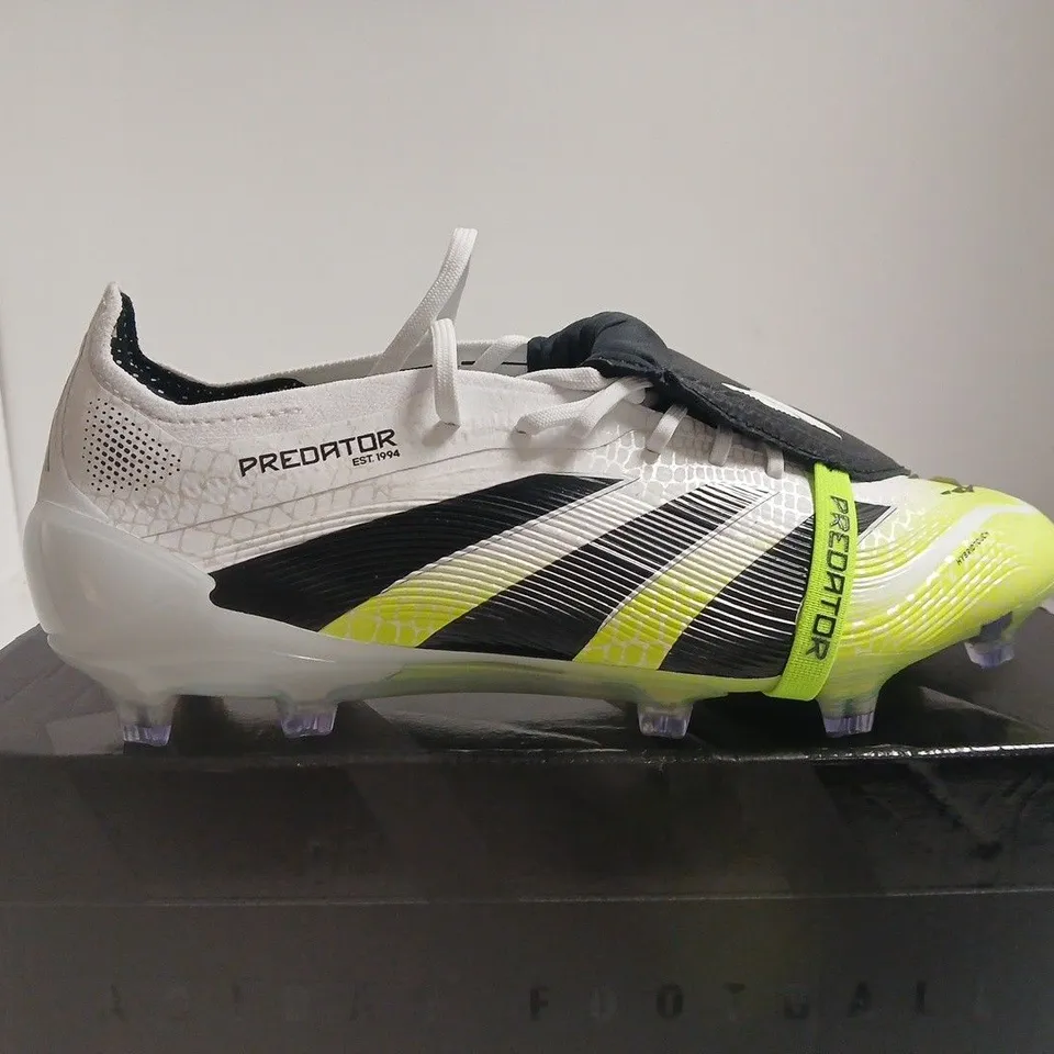BOXED PAIR OF ADIDAS PREDATOR ELITE FG FOOTBALL BOOTS – UK 8