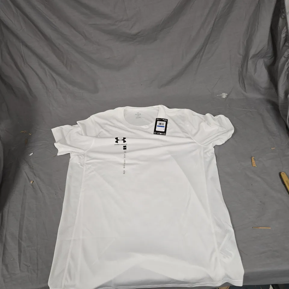 UNDER ARMOUR MEN'S WHITE FITTED T-SHIRT – XL